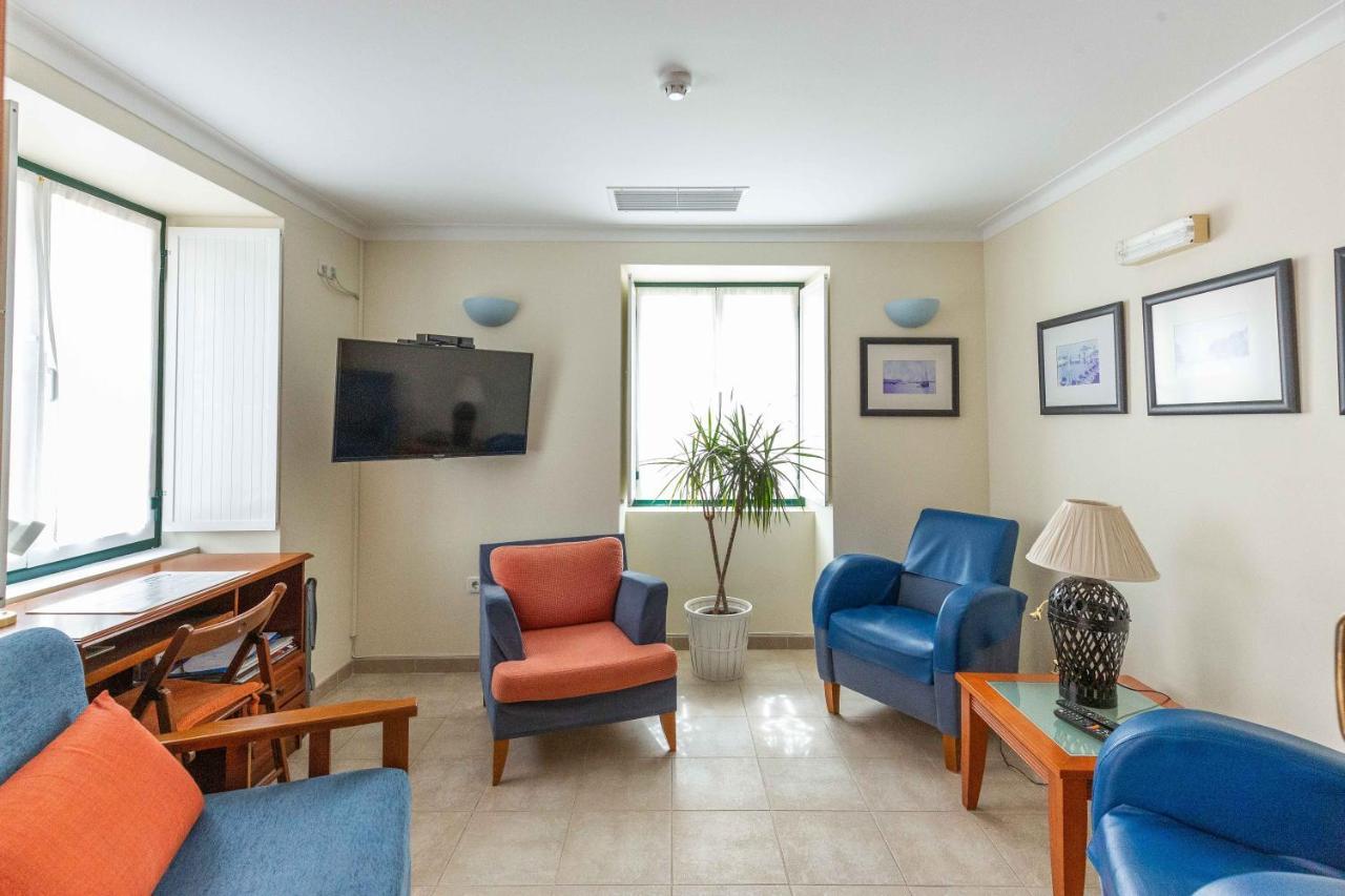Villa Marquez Vila Real de Santo António Exterior foto The waiting room at the clinic