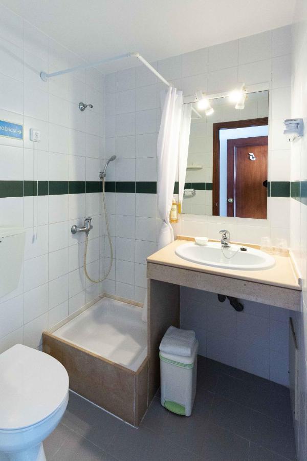Villa Marquez Vila Real de Santo António Exterior foto Bathroom of a standard room