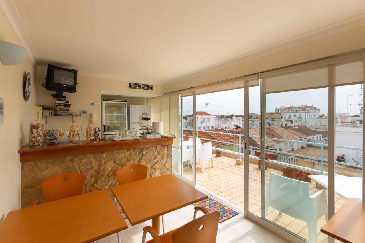 Villa Marquez Vila Real de Santo António Exterior foto A typical kitchen in a student residence hall