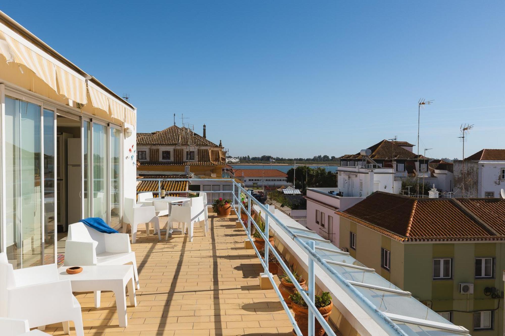 Villa Marquez Vila Real de Santo António Exterior foto A typical balcony in Spain